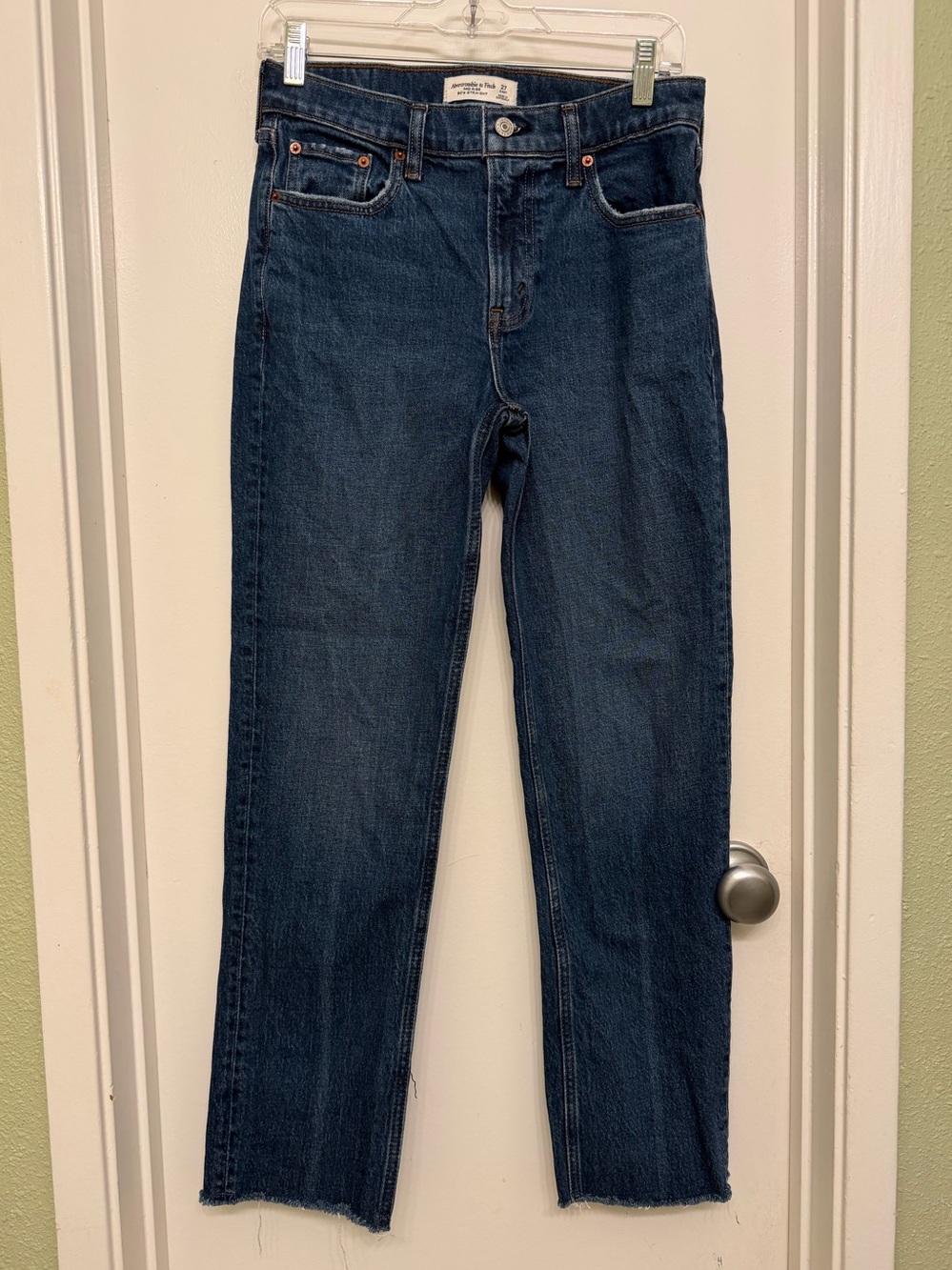 Abercrombie Mid-Rise 90’s Straight Jeans Frayed Hem